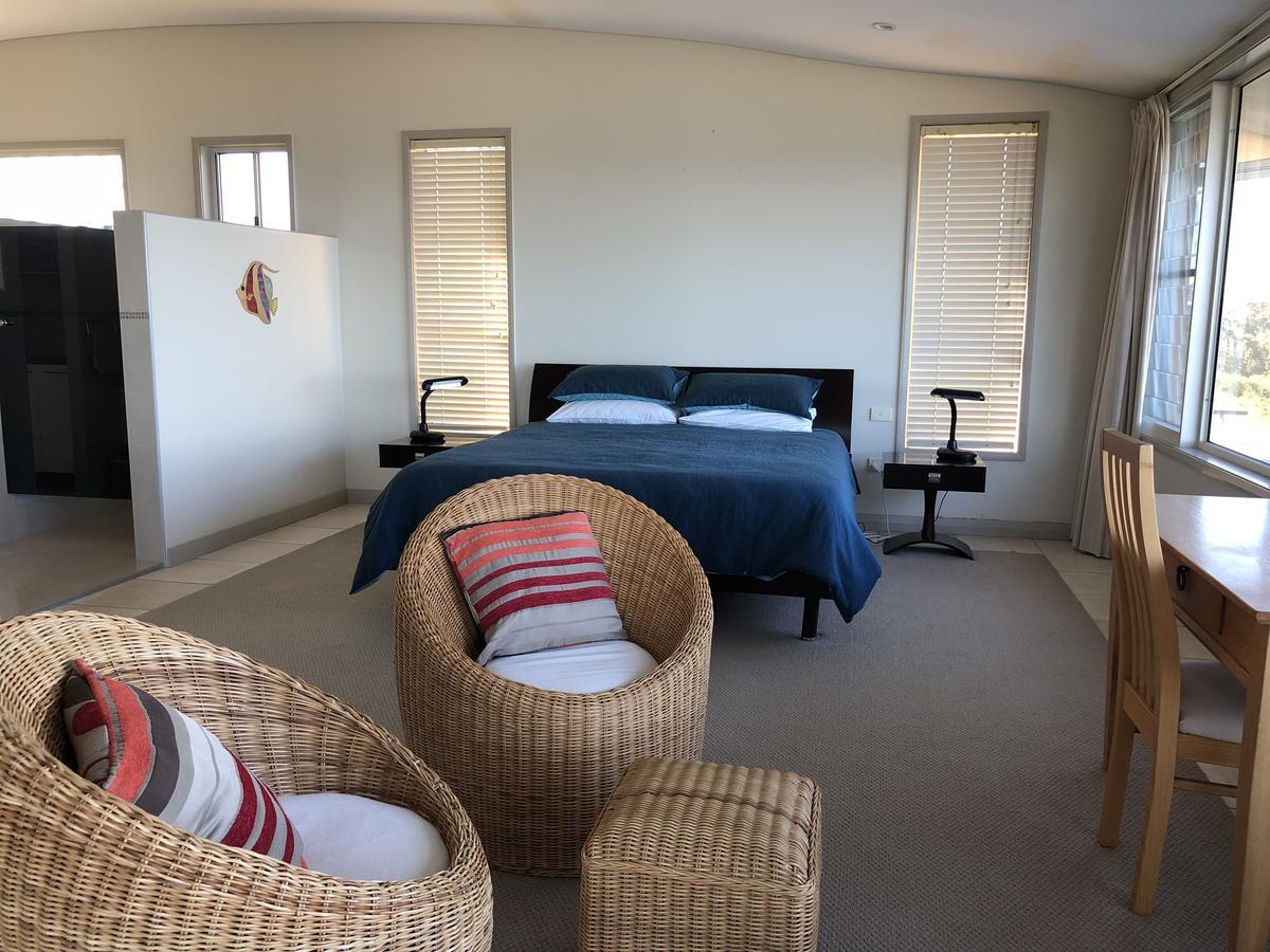Oceanscape Luxury Beachfront Villas Scotts Head Chambre photo