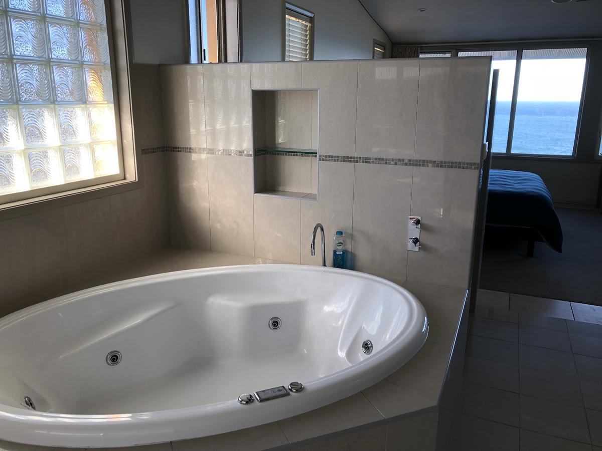 Oceanscape Luxury Beachfront Villas Scotts Head Chambre photo